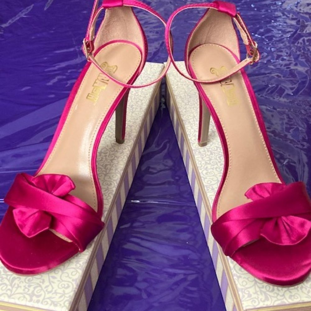 Size 7.5 Pierre Dumas Fuschia, Satin slings